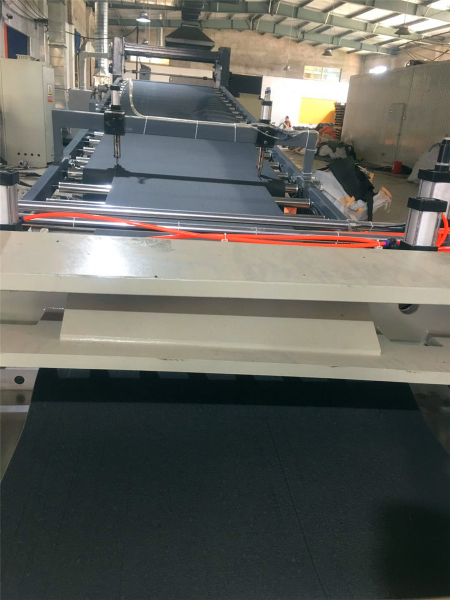 內飾片材擠出機_內飾片材擠出機_玖德隆機械有限公司